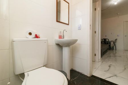 Apartamento para alugar com 55m², 2 quartos e sem vagaBanheiro