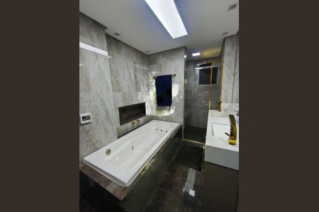 Apartamento à venda com 156m², 2 quartos e 1 vaga