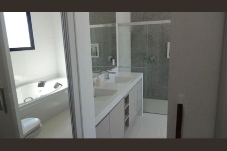 Casa de condomínio à venda com 700m², 4 quartos e 4 vagas