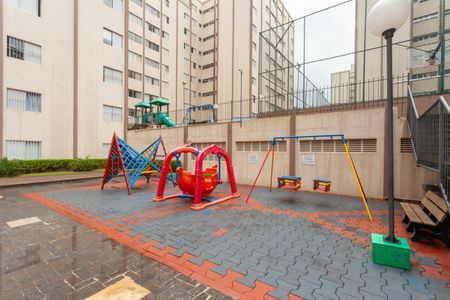 Apartamento para alugar com 70m², 3 quartos e 2 vagasÁrea comum - Playground