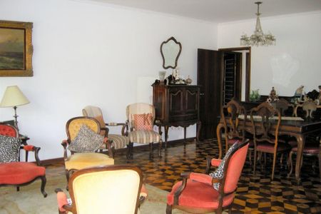 Casa à venda com 3 quartos, 335m² em Caxingui, São Paulo