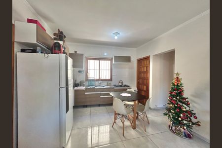 Casa para alugar com 65m², 3 quartos e 2 vagasCozinha