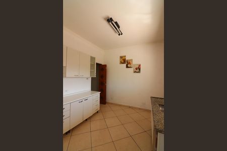 Casa para alugar com 155m², 3 quartos e sem vagaCozinha 