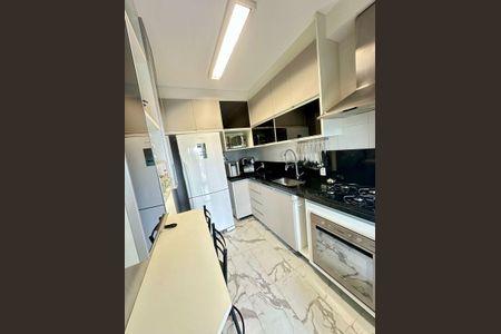 Apartamento à venda com 81m², 2 quartos e 2 vagasCozinha