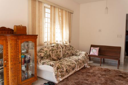 Casa à venda com 3 quartos, 550m² em Vila Cordeiro, São Paulo