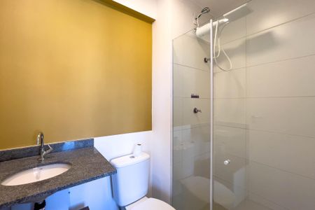 Banheiro de kitnet/studio para alugar com 1 quarto, 24m² em Vila Mariana, São Paulo