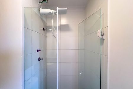 Banheiro de kitnet/studio para alugar com 1 quarto, 24m² em Vila Mariana, São Paulo