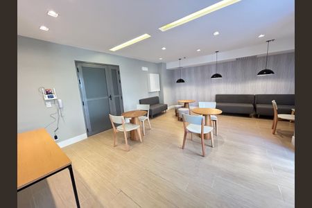 Apartamento para alugar com 41m², 2 quartos e sem vagaÁrea comum - Salão de festas