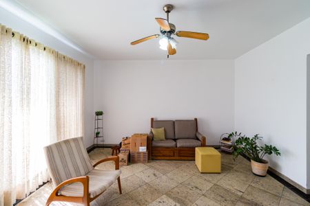 Casa para alugar com 3 quartos, 250m² em Jardim Monte Kemel, São Paulo