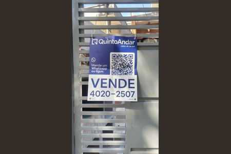 Casa à venda com 175m², 4 quartos e 3 vagas Casa à venda com 175m², 4 quartos e 3 vagasPlaca