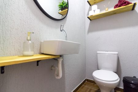 Casa à venda com 175m², 4 quartos e 3 vagas Casa à venda com 175m², 4 quartos e 3 vagasLavabo