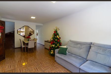 Casa à venda com 175m², 4 quartos e 3 vagas Casa à venda com 175m², 4 quartos e 3 vagasSala de Estar