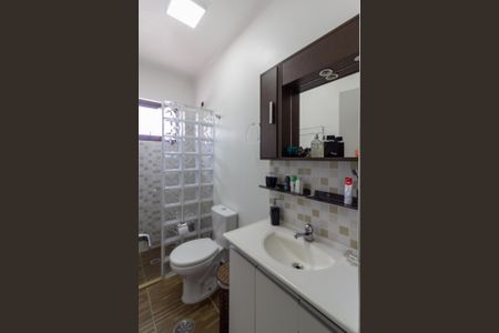 Casa à venda com 175m², 4 quartos e 3 vagas Casa à venda com 175m², 4 quartos e 3 vagasBanheiro Suíte