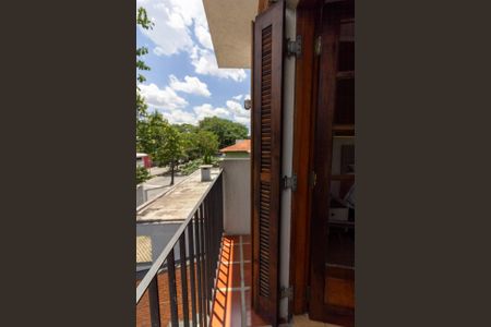 Casa à venda com 175m², 4 quartos e 3 vagas Casa à venda com 175m², 4 quartos e 3 vagasVaranda Quarto 1 - Suíte