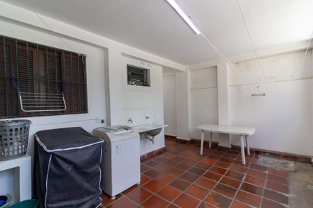 Casa à venda com 175m², 4 quartos e 3 vagas Casa à venda com 175m², 4 quartos e 3 vagasÁrea de Serviço