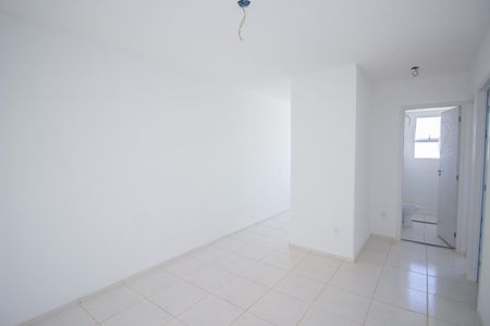 Sala de apartamento para alugar com 2 quartos, 42m² em Caiapos, Contagem