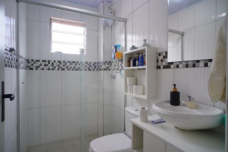 Banheiro  de apartamento à venda com 1 quarto, 73m² em Jardim Itu, Porto Alegre