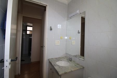 Apartamento à venda com 70m², 3 quartos e 1 vagaBanheiro 2