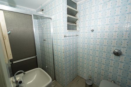 Banheiro de apartamento à venda com 2 quartos, 78m² em São Sebastião, Porto Alegre