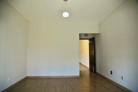 Casa para alugar com 220m², 3 quartos e 3 vagasSuíte 