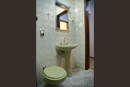 Casa para alugar com 220m², 3 quartos e 3 vagasBanheiro Social 