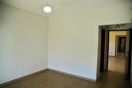 Casa para alugar com 220m², 3 quartos e 3 vagasSuíte 