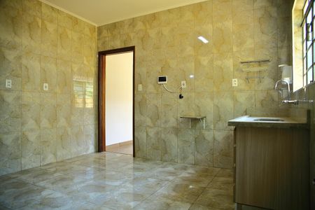 Casa para alugar com 220m², 3 quartos e 3 vagasCozinha 