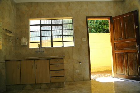 Casa para alugar com 220m², 3 quartos e 3 vagasCozinha 