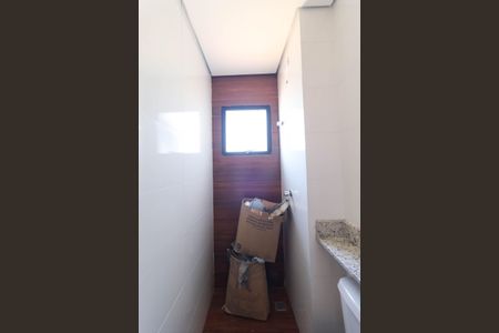 Apartamento para alugar com 35m², 2 quartos e sem vaga Apartamento para alugar com 35m², 2 quartos e sem vagaBanheiro social