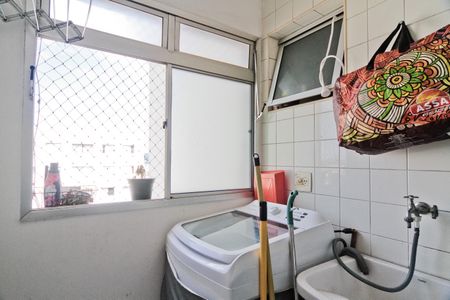 Apartamento à venda com 64m², 3 quartos e 1 vagaÁrea de Serviço