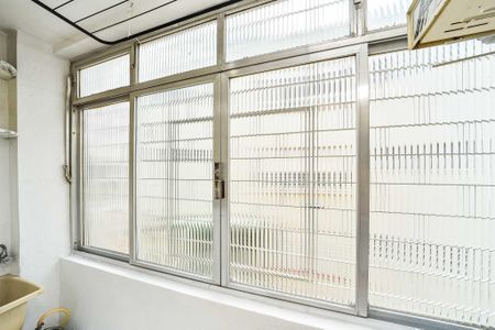 Apartamento para alugar com 68m², 2 quartos e 1 vagaÁrea de Serviço