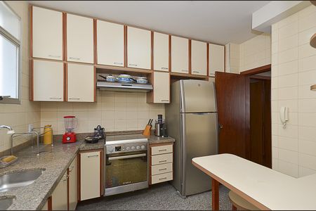 Apartamento para alugar com 148m², 3 quartos e 1 vaga Apartamento para alugar com 148m², 3 quartos e 1 vagaCozinha