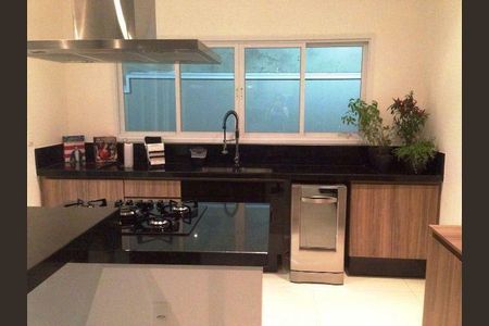 Casa à venda com 3 quartos, 245m² em Swiss Park, Campinas