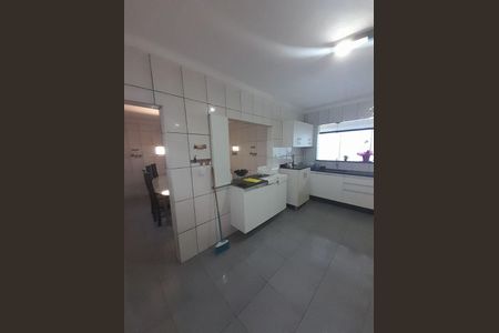Casa à venda com 4 quartos, 234m² em Vila Manoel Ferreira, Campinas