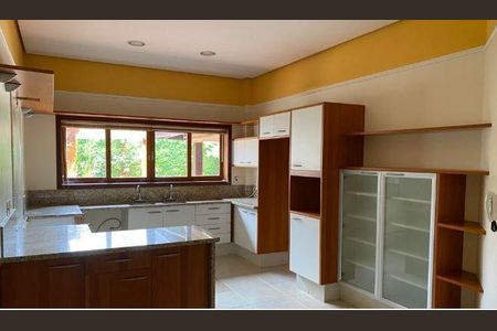 Casa à venda com 4 quartos, 400m² em Cidade Universitária, Campinas