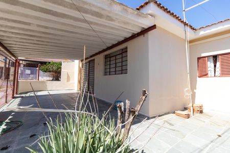 Casa à venda com 313m², 4 quartos e 2 vagas Casa à venda com 313m², 4 quartos e 2 vagasGaragem da Casa 01