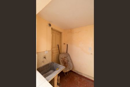 Casa à venda com 313m², 4 quartos e 2 vagas Casa à venda com 313m², 4 quartos e 2 vagasÁrea de serviço da Casa 02