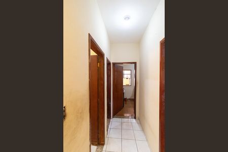 Casa à venda com 313m², 4 quartos e 2 vagas Casa à venda com 313m², 4 quartos e 2 vagasCorredor da Casa 01