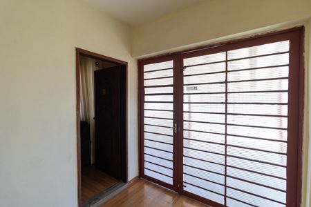 Casa à venda com 313m², 4 quartos e 2 vagas Casa à venda com 313m², 4 quartos e 2 vagasVaranda da Casa 01