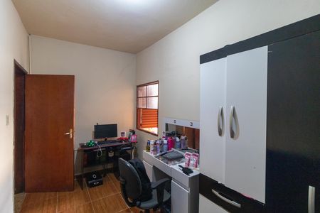 Casa à venda com 313m², 4 quartos e 2 vagas Casa à venda com 313m², 4 quartos e 2 vagasQuarto 02 da Casa 01