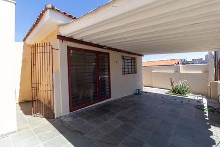 Casa à venda com 313m², 4 quartos e 2 vagas Casa à venda com 313m², 4 quartos e 2 vagasGaragem da Casa 01