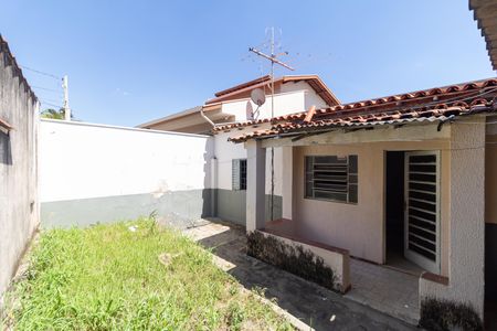 Casa à venda com 313m², 4 quartos e 2 vagas Casa à venda com 313m², 4 quartos e 2 vagasQuintal da casa 02