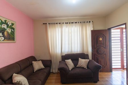 Casa à venda com 313m², 4 quartos e 2 vagas Casa à venda com 313m², 4 quartos e 2 vagasSala da Casa 01