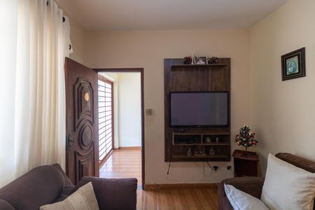 Casa à venda com 313m², 4 quartos e 2 vagas Casa à venda com 313m², 4 quartos e 2 vagasSala da Casa 01