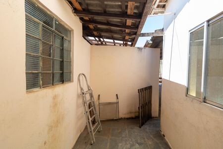 Casa à venda com 313m², 4 quartos e 2 vagas Casa à venda com 313m², 4 quartos e 2 vagasÁrea de serviço da Casa 02