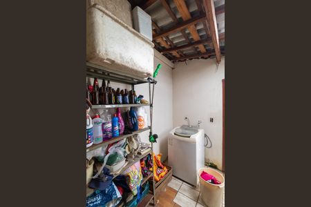 Casa à venda com 313m², 4 quartos e 2 vagas Casa à venda com 313m², 4 quartos e 2 vagasÁrea de serviço da Casa 01