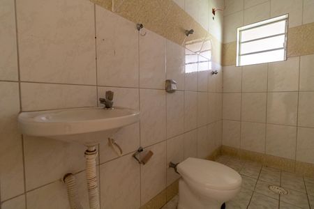 Casa à venda com 313m², 4 quartos e 2 vagas Casa à venda com 313m², 4 quartos e 2 vagasBanheiro da Casa 02