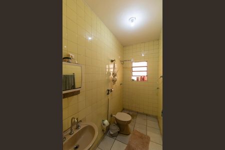 Casa à venda com 313m², 4 quartos e 2 vagas Casa à venda com 313m², 4 quartos e 2 vagasBanheiro da Casa 01