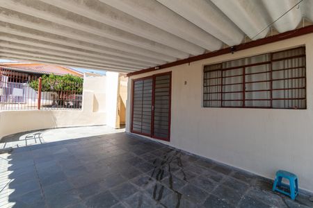 Casa à venda com 313m², 4 quartos e 2 vagas Casa à venda com 313m², 4 quartos e 2 vagasGaragem da Casa 01