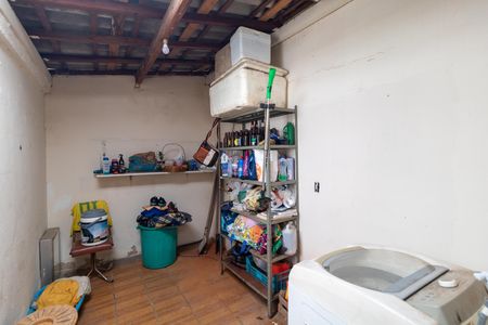 Casa à venda com 313m², 4 quartos e 2 vagas Casa à venda com 313m², 4 quartos e 2 vagasÁrea de serviço da Casa 01